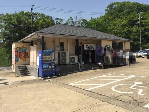 俺のラーメンあっぱれ屋という人気ラーメン店に初。すごい行列で1時間30分待った