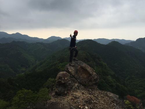 亀岩の上でポーズ