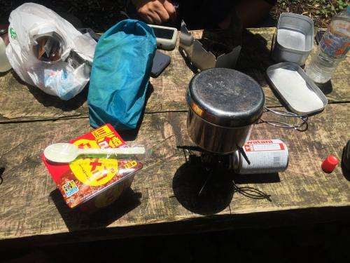 今日はずっと食べれてなかったカレー飯をする