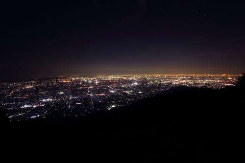 行く途中で池田山で夜景撮影。池田山は4回目にしてやっと大気の状態が良いときにいくことができました。