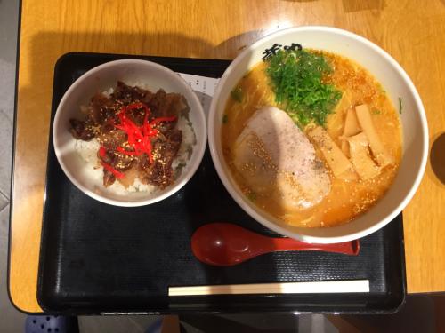 空木岳に登る前のエネルギー補給。飛騨牛の牛丼らしいけど、肉が固かった＞＜飛騨牛は固いの！？