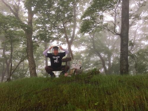 大所山頂上（1346m）に到着。百合ヶ岳ともいうらしい