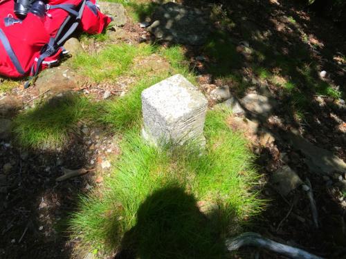 高塚山の三角点