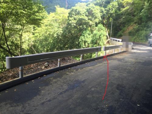 今回も最初の分岐までは林道を歩いてここから入っていく