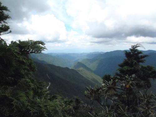 金剛山と葛城山が見える