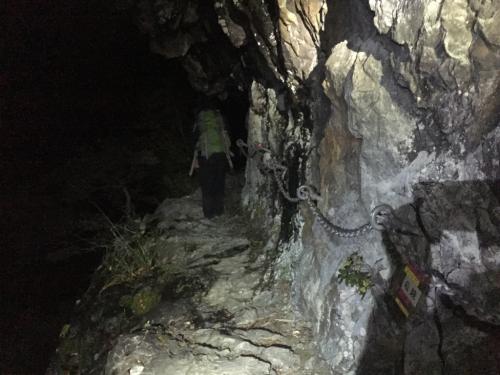 一発目からこういう道になる