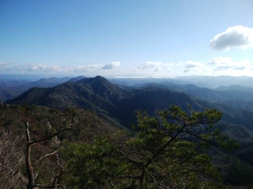 次に登る小金ヶ嶽もこの通り