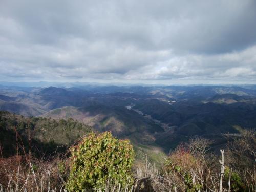 こっちの頂上からは三嶽から見えなかったところが見える