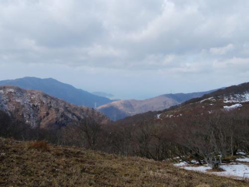 ここで日本海、若狭湾が見えた