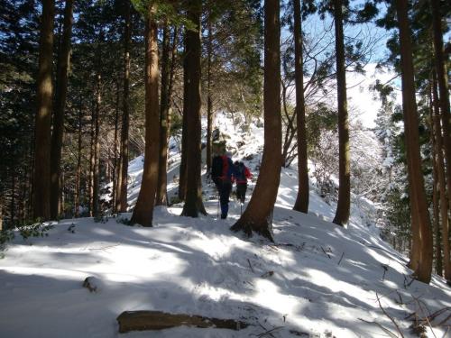 岩場のところにくると展望が開ける