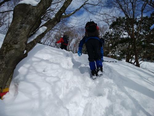 ところどころ結構雪が深いところがあって足がはまったりした