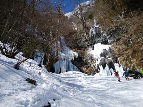 念願のシェイクスピア氷柱群に到着。溶けていたところがあったけどこれはこれで満足