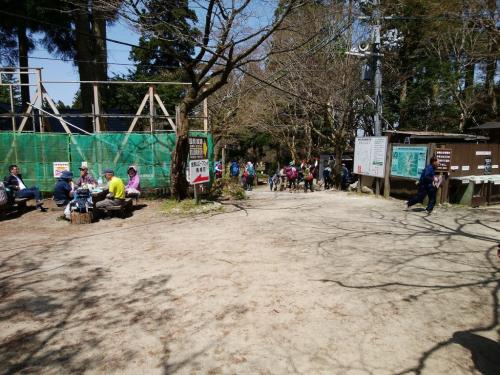 売店に出てきました。すごい人