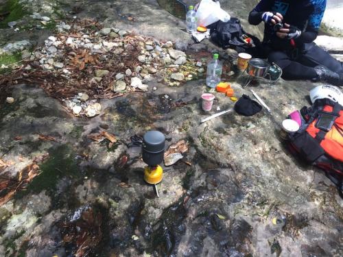 今日はここまでで、食事します