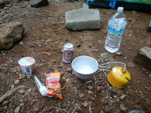 とりあえず昼間からビールをいただく