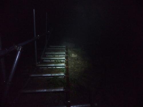 急登な階段とかあって