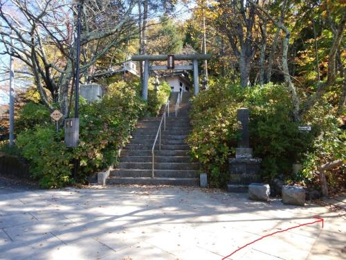 ここを右に入る