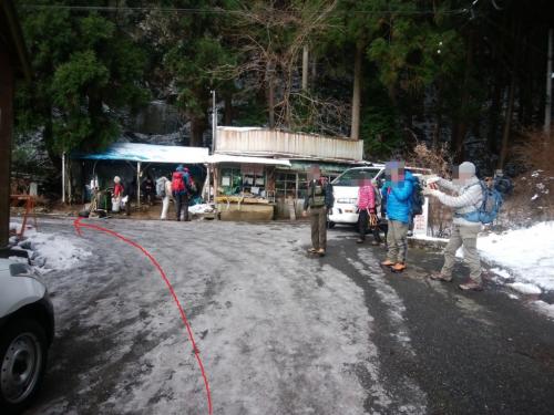 今回はツツジオ谷なので黒栂谷道分岐のここを左へ
