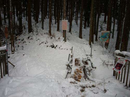 ここを左に行きます