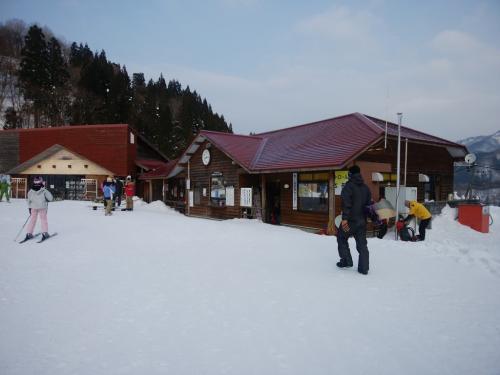 わかさ氷ノ山スキー場。ここで入山届を出します