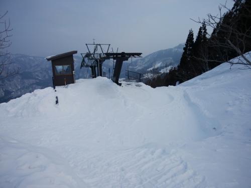 ゲレンデトップまでリフトであがってきた