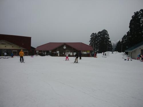 スキー場まで下りてきました。お疲れ様でした。本日もありがとうございました。