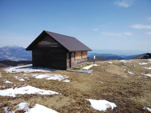 避難小屋に到着