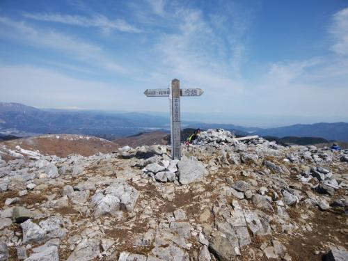 霊仙山の最高点がこちら。なんでこっちが頂上ではないのかといつまでも疑問だがｗ
