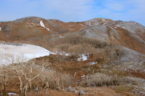 この辺で最後に振り替える。さようなら霊仙山。また来ますよ～