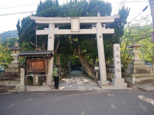 鹿島神社に入る