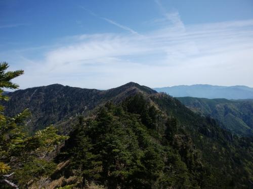 これから行く孔雀岳と仏生ヶ岳