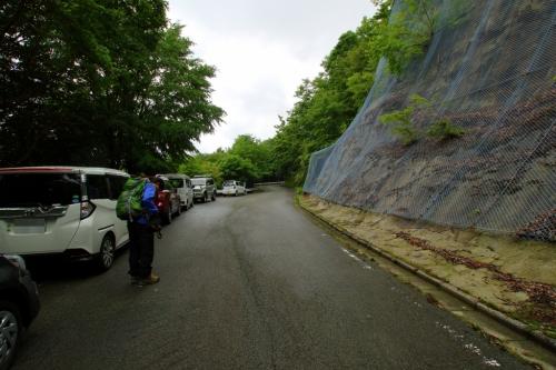 ９０番に車を停めてスタート