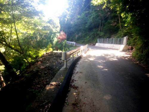 さぁ入渓地点へスタート！今年初なのでワクワク・・・