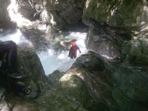 ここが登りポイント。流れがキツクて実はこまっちゃんの前に飛ばされた