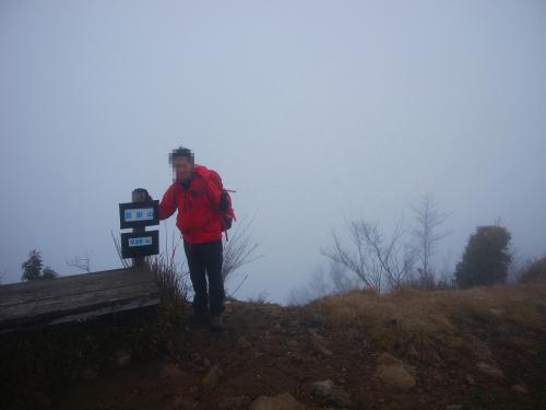 一応、登頂した記念撮影してもらった