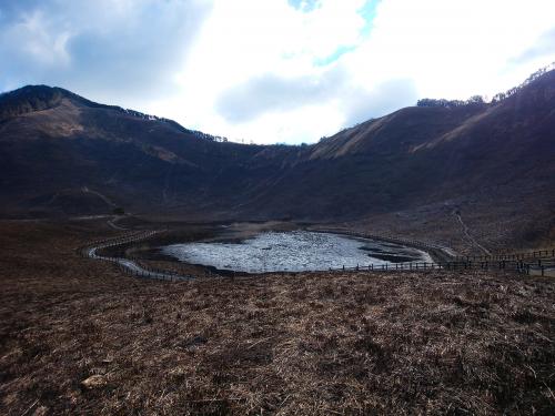 曽爾高原に立ち寄ってみたが、ススキは刈られてなんか淋しい感じの高原だった