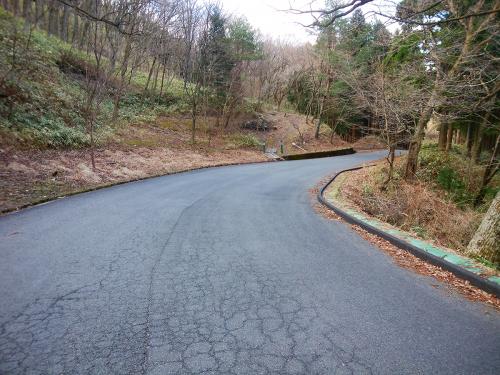 結局、曽爾高原から道路を歩いて登山口へ