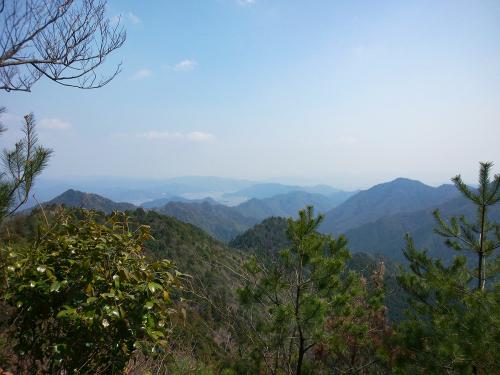 おそらく木が生えて視界が狭くなったのかもしれないけど、一応展望台から撮影